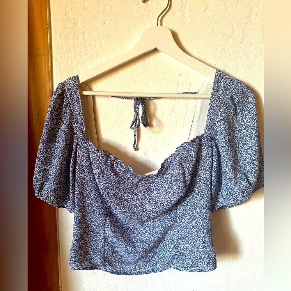 Abercrombie and fitch floral top